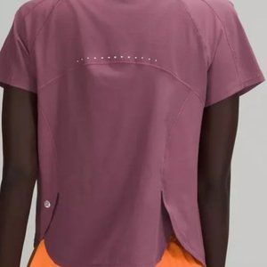 Lululemon Lightweight Stretch Short Sleeve shirt Size 4-Vintage Plum Sold Out